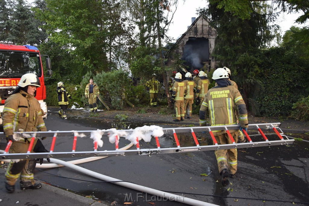 Grossfeuer Einfamilienhaus Siegburg Muehlengrabenstr P0837.JPG - Miklos Laubert